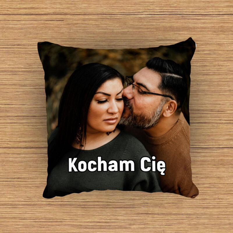 Szukasz prezentu dla Twoich bliskich? Spraw im FotoPrezent! Prezent, który jest szyty na miarę, wykonany na zamówienie z Twoim własnym zdjęciem oraz napisem!