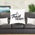 Poduszka - Travel is my therapy