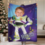 Personalizowany koc z twarzą i imieniem dziecka dla fana Buzz Astral Kosmos