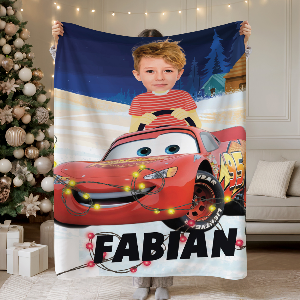 personalizowany-koc-dzieciecy-zygzak Personalizowany koc z twarzą i imieniem dziecka dla fana Zygzaka McQueen auta - obrazek 1