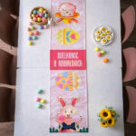 Personalizowany wielkanocny bieżnik na stół - Wielkanoc u rodziny