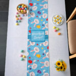 Personalizowany wielkanocny bieżnik na stół - Wesołych Świąt