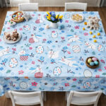 Wielkanocny obrus na stół z motywem króliczków i pisanek